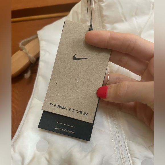 Nike Women's Therma-FIT ADV Repel Aeroloft Vest NWT - Picture 11 of 14